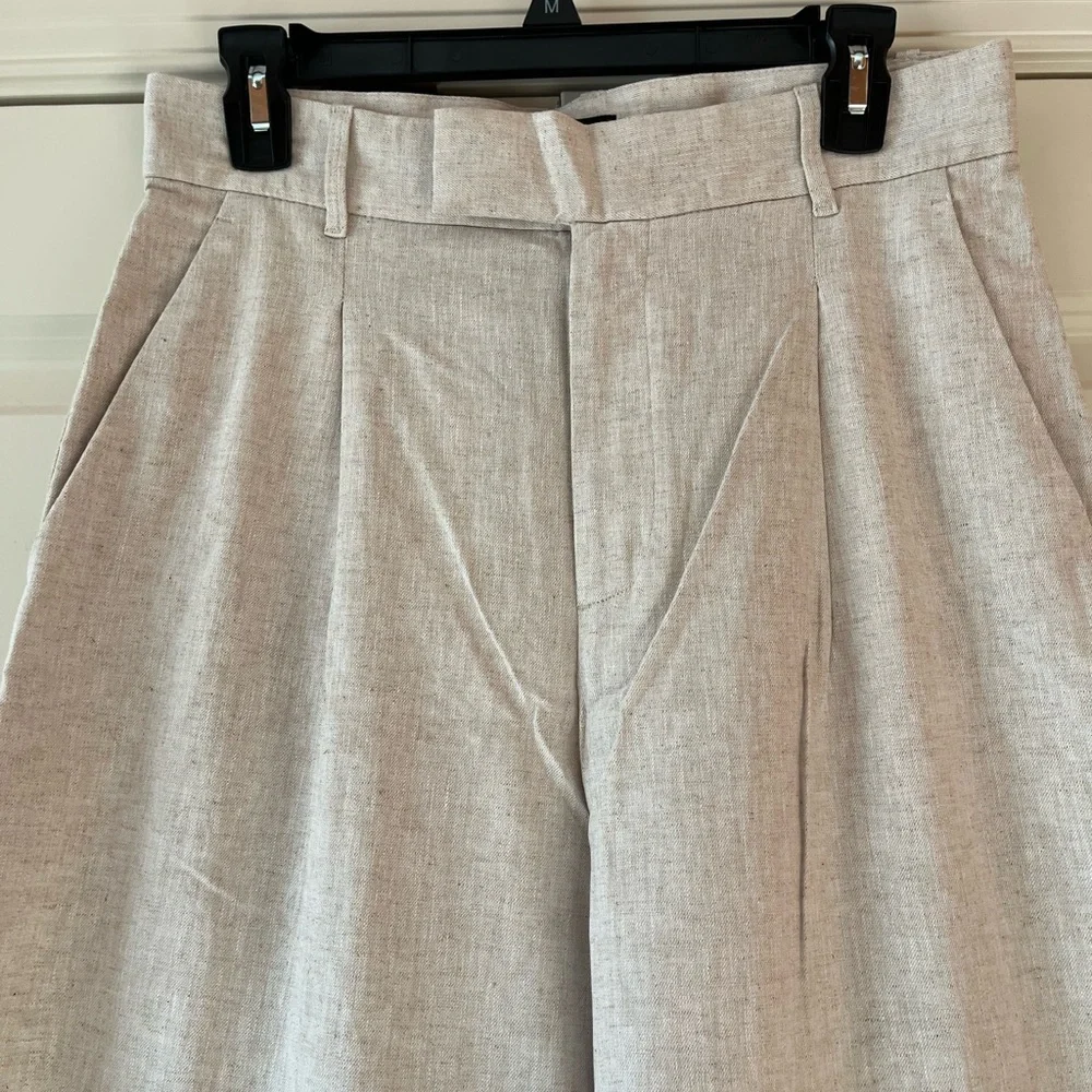 Banana Republic Wide Leg Linen Pants in Light Tan / Flax